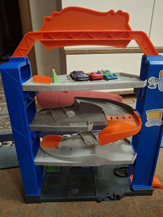 Hotwheels гараж.