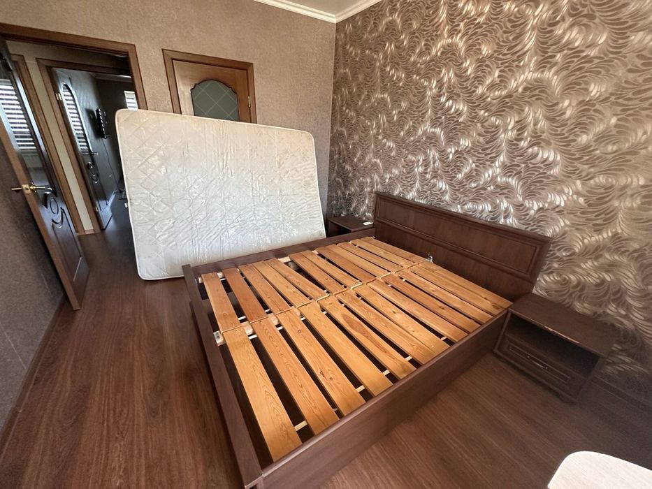 Продам кровать двуспальная 2м на 1.6м