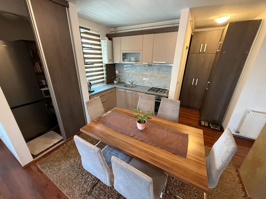 Ofer spre închiriere Apartament 3 Camere zona Semicentrala Etaj 2