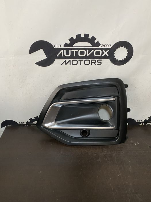 Grila proiector stanga fata Audi Q5 an de la 2020