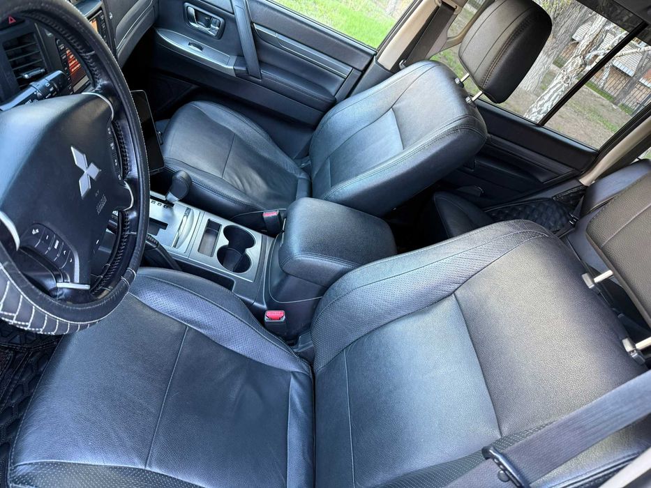 Mitsubishi Pajero 2011 г.