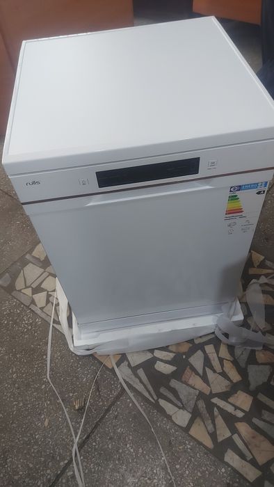 Посудомойка сотилади