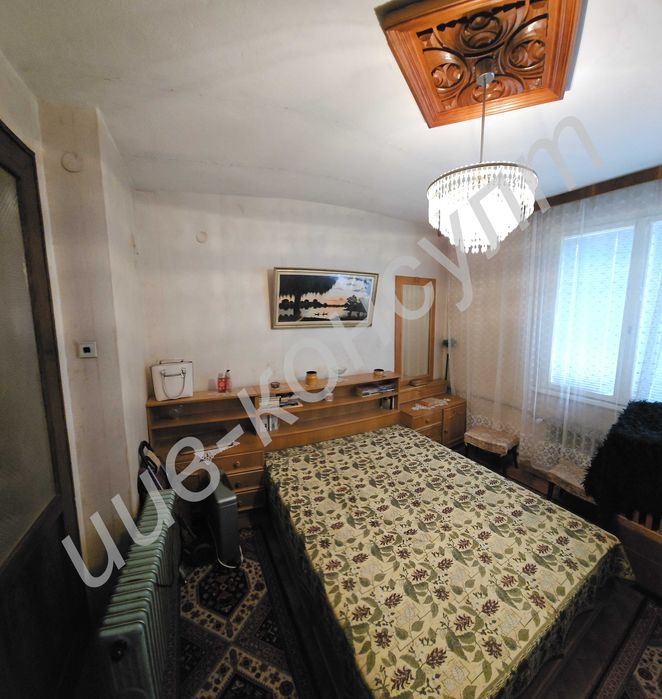 Просторен апартамент, гр. Велико Търново, ул. Никола Габровски