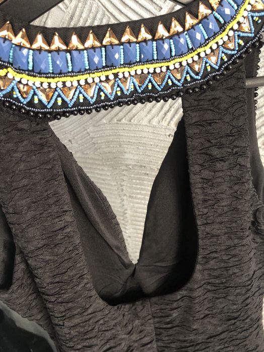 Страхотна рокля с камъни