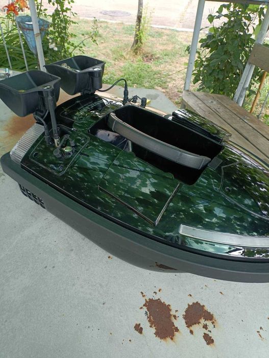 Лодка за Риболов с Дистанционно Управление и GPS Автопилот Модел DZ-30