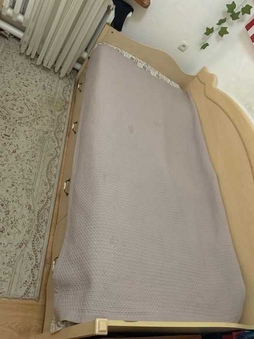 Кровать б/у продаются за ненадобностью