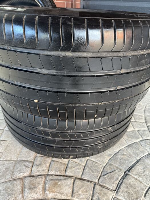 Pirelli 275/40 R21 si 315/35 R21 runflat - se vand si la bucata