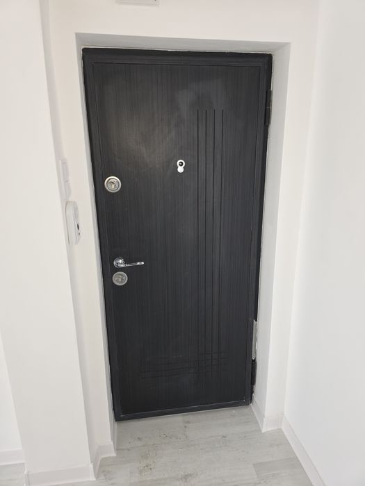 Vand apartament 3 camere