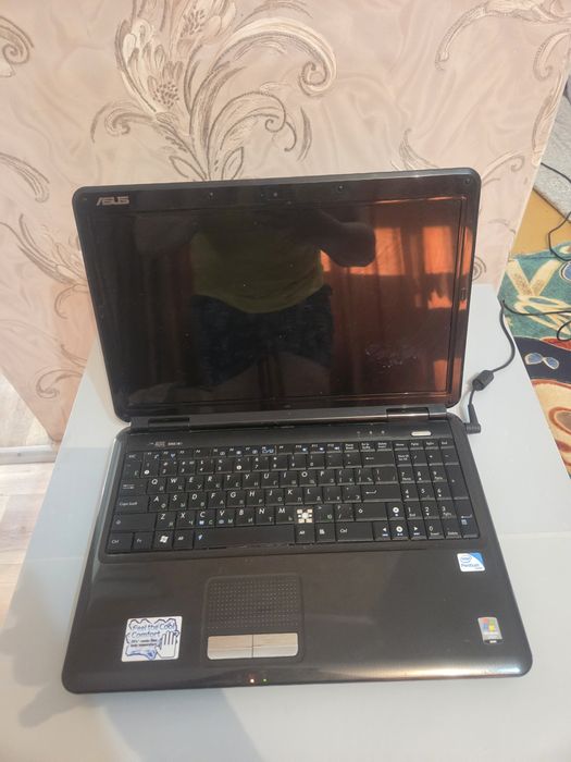 Продам ноутбук Asus,нужен Windows или на запчасти.