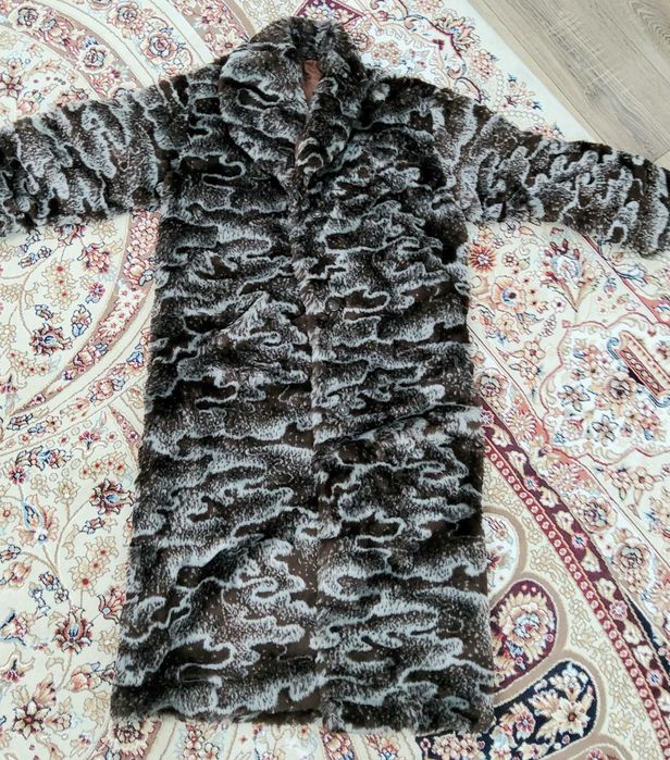 Продаётся теплая зимняя шуба