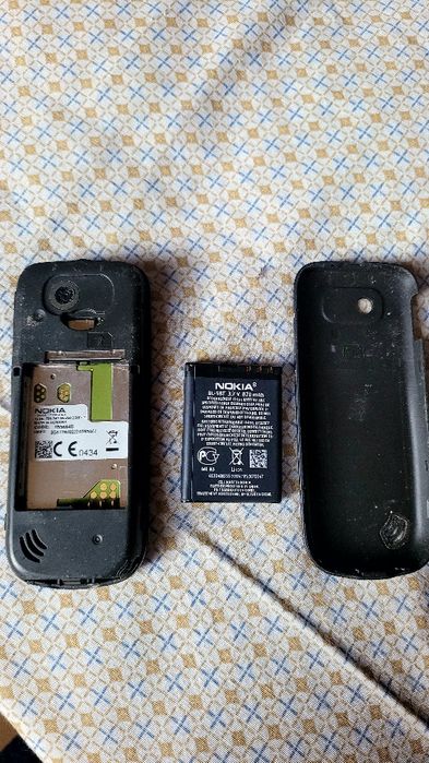 Продавам Nokia 2660