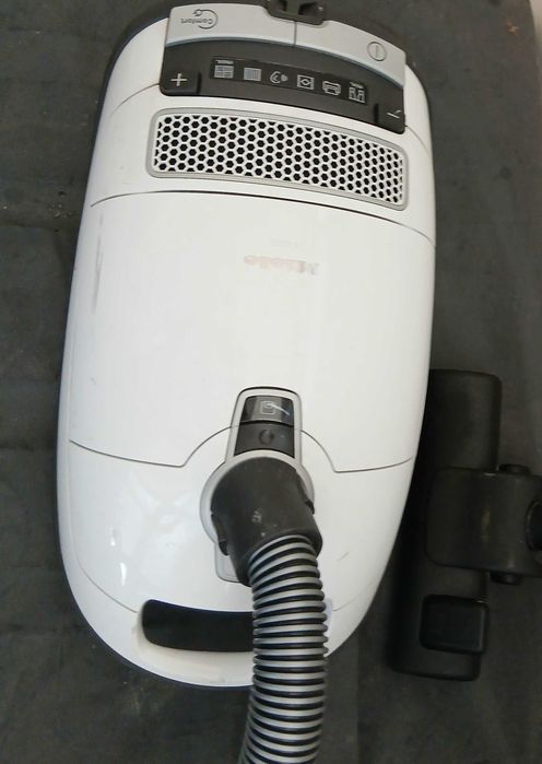 Прахосмукачка MIELE 1200W