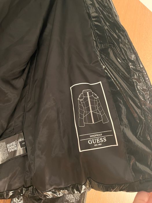 Geaca de iarna Paloma Guess!Noua fara eticheta!Pret initial 950 Ron