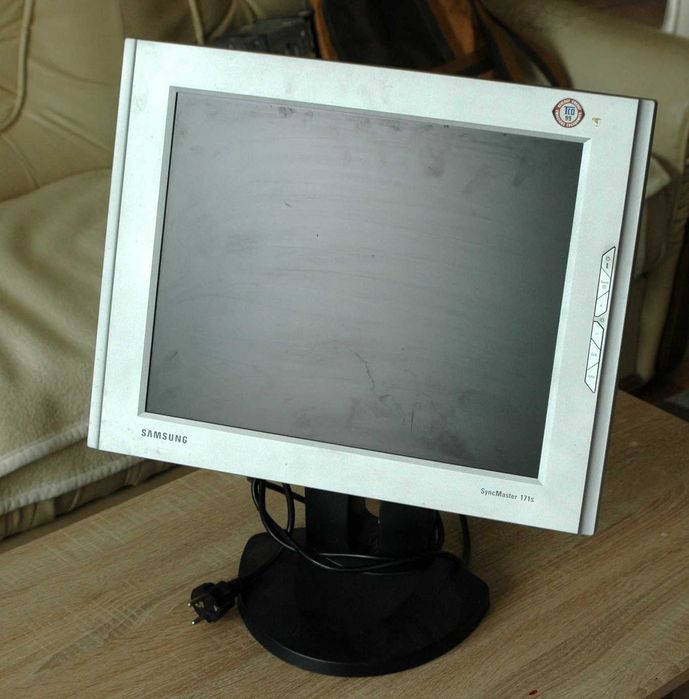 Monitor LCD 17,5 inchi Samsung 171 S 1280 x 1024 - cu defect