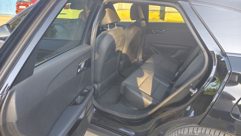 MG MG4 Luxury 2023 64kwh cu pompa de caldura si garantie 2030