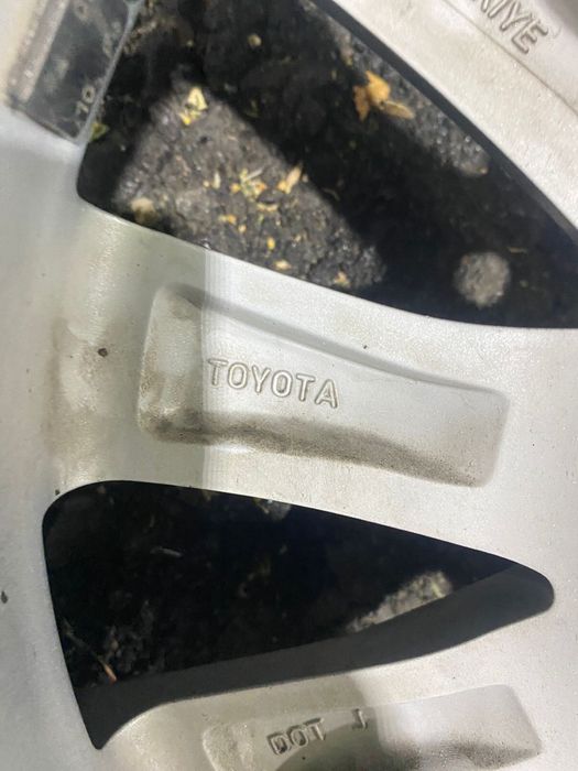 Камри 70/75  диски  оргинал  р17