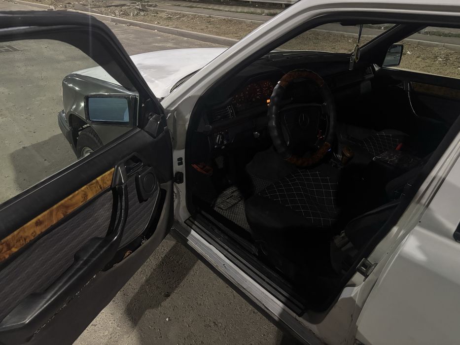 Прадам Мерседес 124