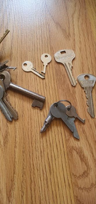 Ключи   разные, металлические