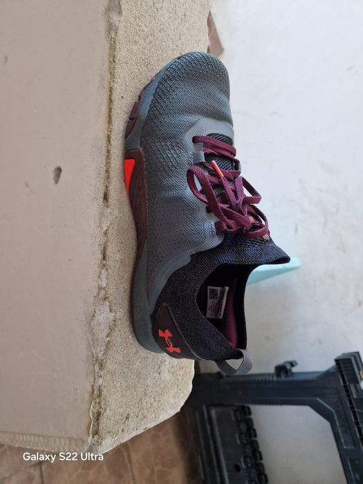 UNDER  ARMOR  маратонки