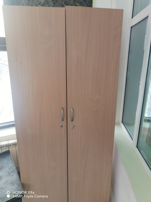 Продам шкафы для одежды.