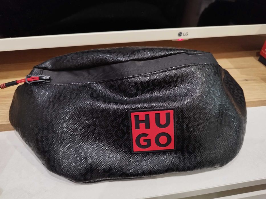 Чанта банан Hugo