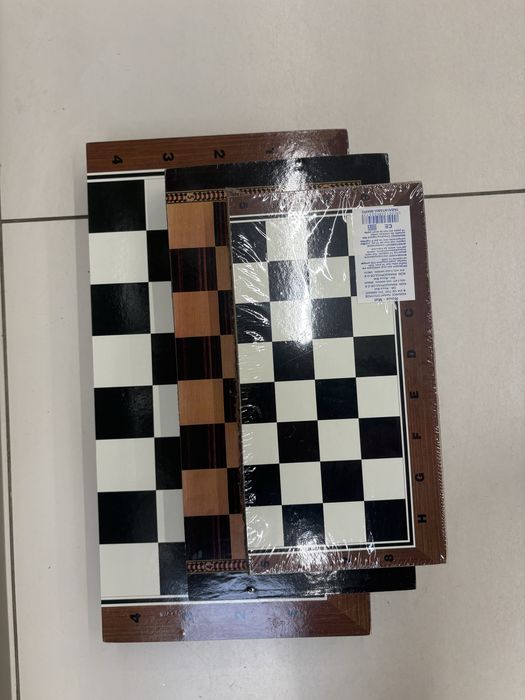 Joc de sah si table