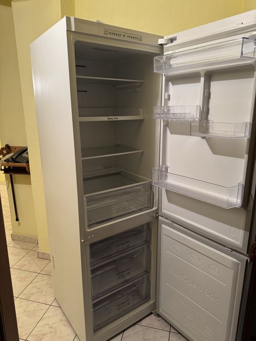 Combina frigorifica Samsung 339 L  si masina de spalat Arctic C1000 A