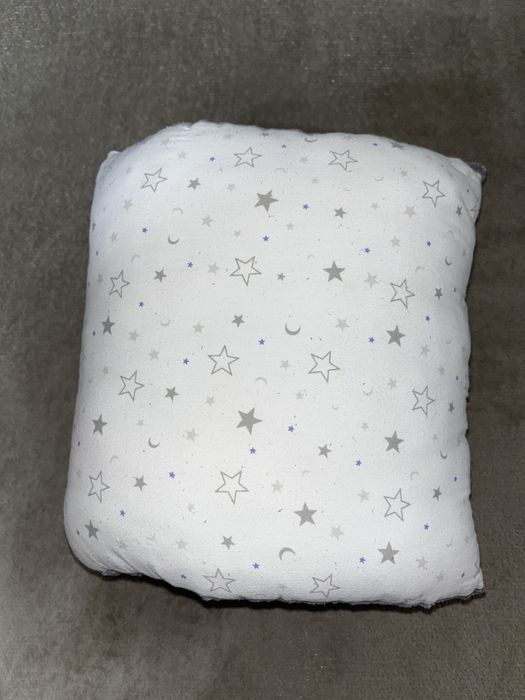 Изключително удобна възглавница за кърмене мек ръкав