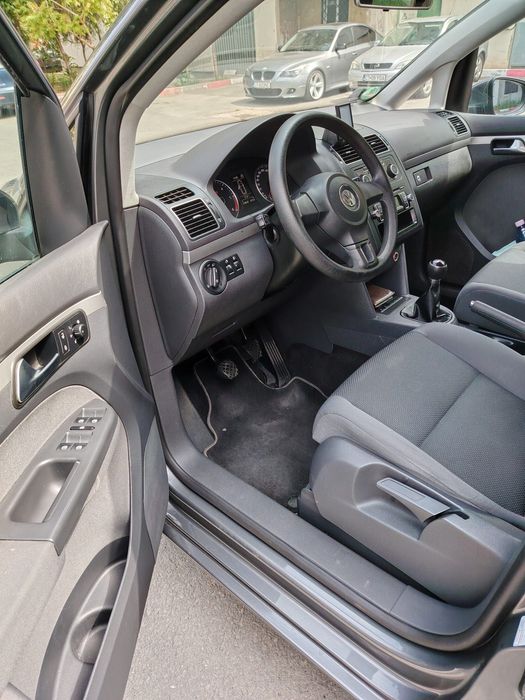 De Vânzare VW Touran 2012 1.6 TDI 105 cp