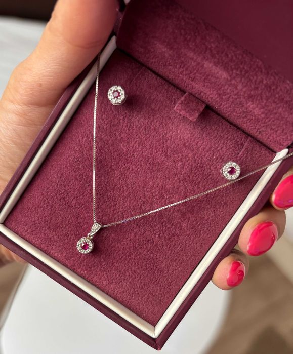 Колие и обеци с диаманти, рубини и платина