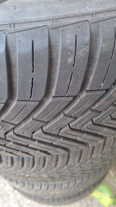 Vand anvelope 225 50 18 continental M+S ca noi