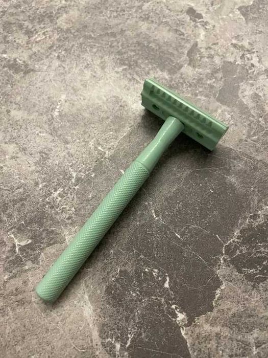 Aparat de ras clasic cu lama din otel inoxidabil (fara rezerve)