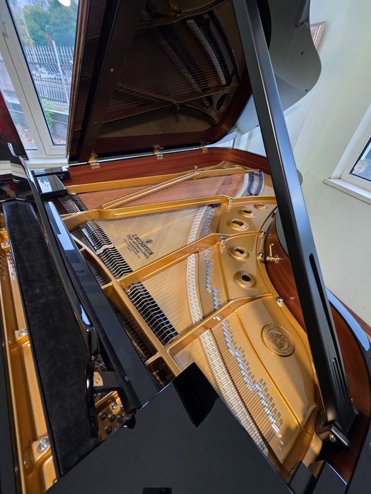 Роял C. BECHSTEIN Concert  – Като нов