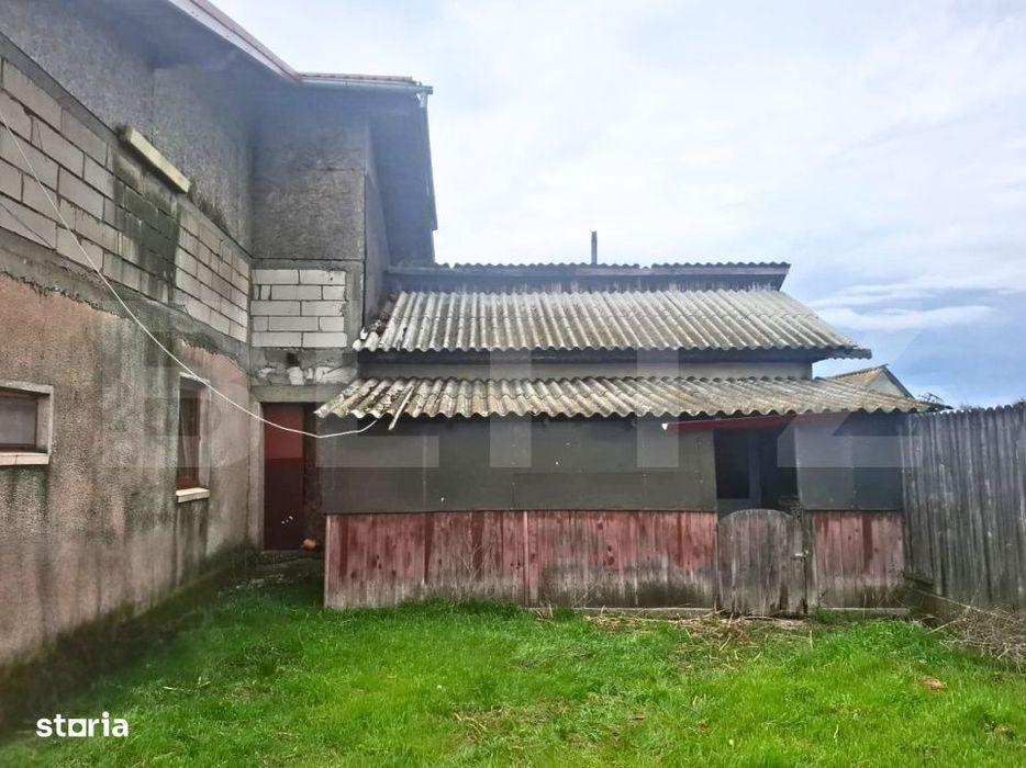 Casa (la rosu) + teren 2522 mp – ideala pentru personalizare - Cost