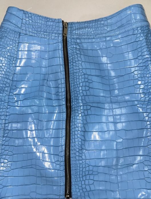 Fusta albastra din piele ecologica cu print de crocodil