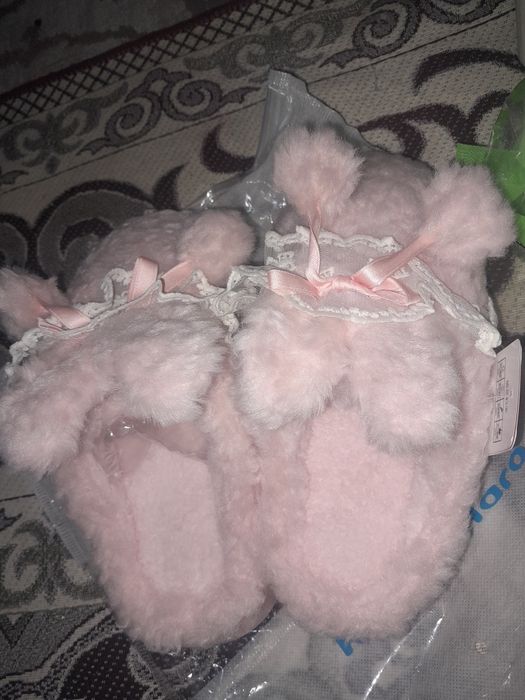 Продам  тапочки  2000 тенге