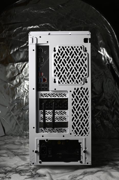 Компютър | Ryzen 7 5700x, 16gb RAM