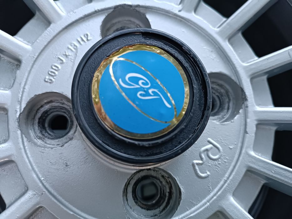 Ретро джанти 13ки 4х100 + гуми 185/60/13 Semperit