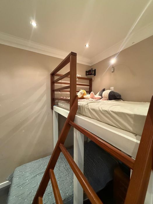 Двухярусная кровать