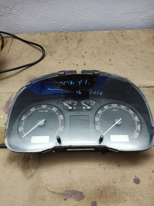 Ceasuri bord Skoda Octavia