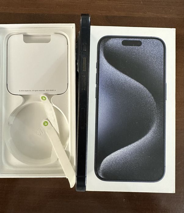 Продам айфон 15 про