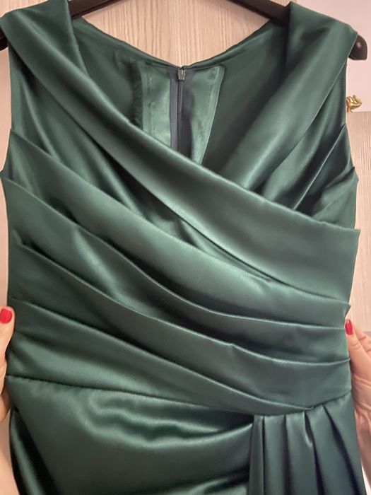 Vand    rochie  seara.