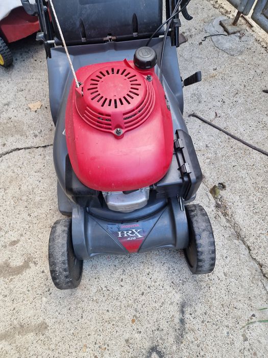 Masina de tuns iarba Honda Hrx