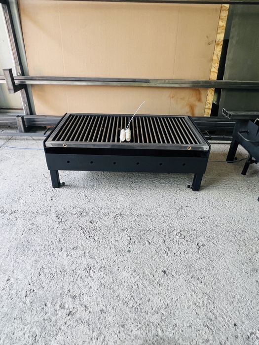 Gratar de gradina (metal) pe 2 nivele .