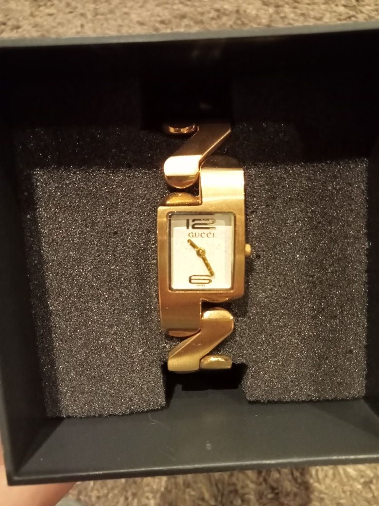 Gucci watch hotsell mg370 price