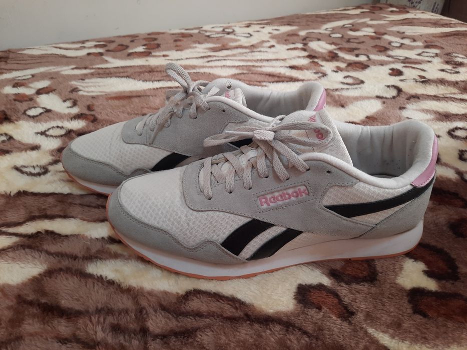 Vând Adidași Reebok Unisex