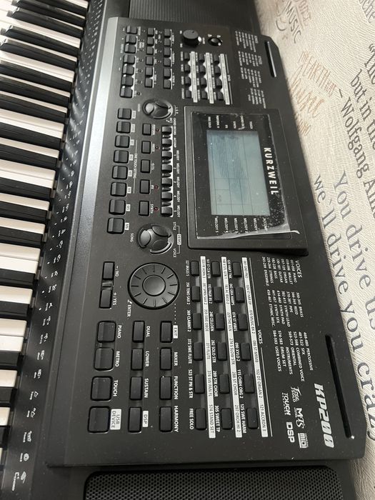 Синтезатор KURZWEIL KP200
