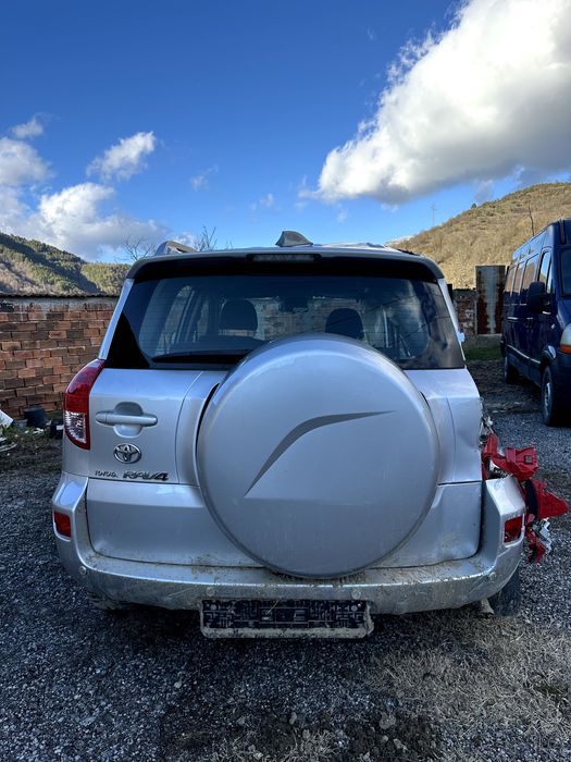 Toyota RAV-4 2.0i на части