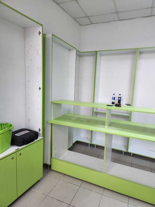 Mobilier Farmacie sau Magazin