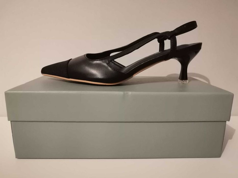 Pantofi dama C. Paravano negri cu toc, marimea 37.5, noi